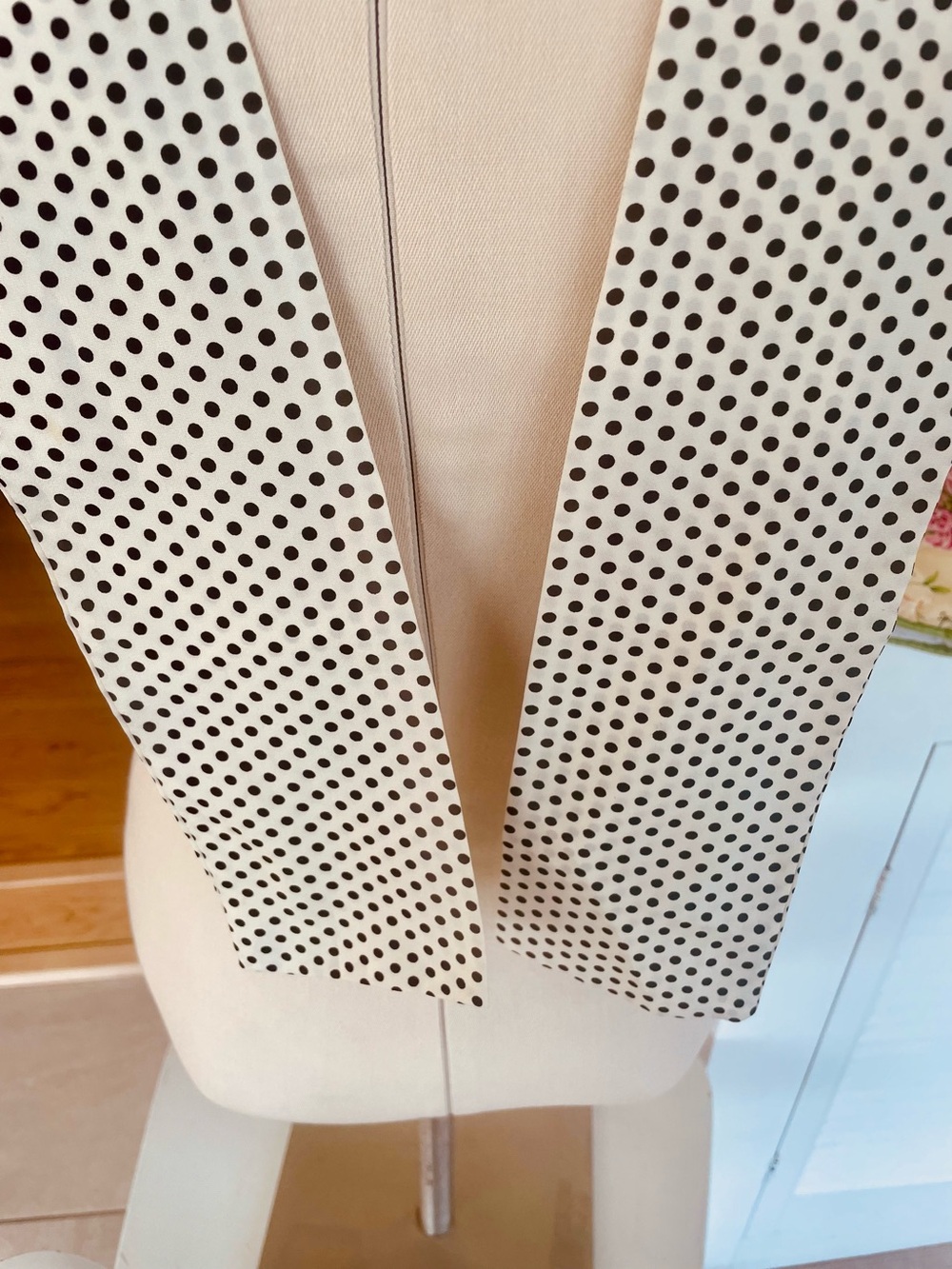 Tie/ Scarf Cream with Black Polka Dots  3 3/4 X 60 inches Vintage